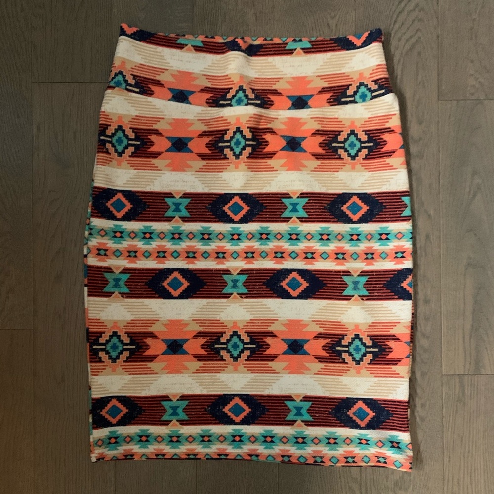 EUC pink tribal LulaRoe Cassie skirt